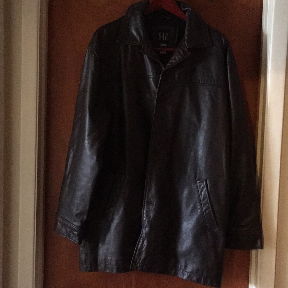 Brown leather jacket with 6 pockets